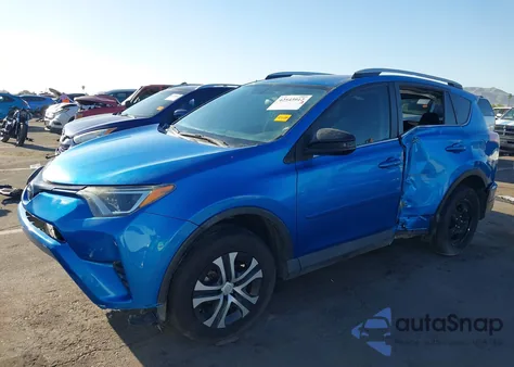 2016 Toyota Rav4 Le z USA, uszkodzony, nr VIN 2T3BFREV7GW479426